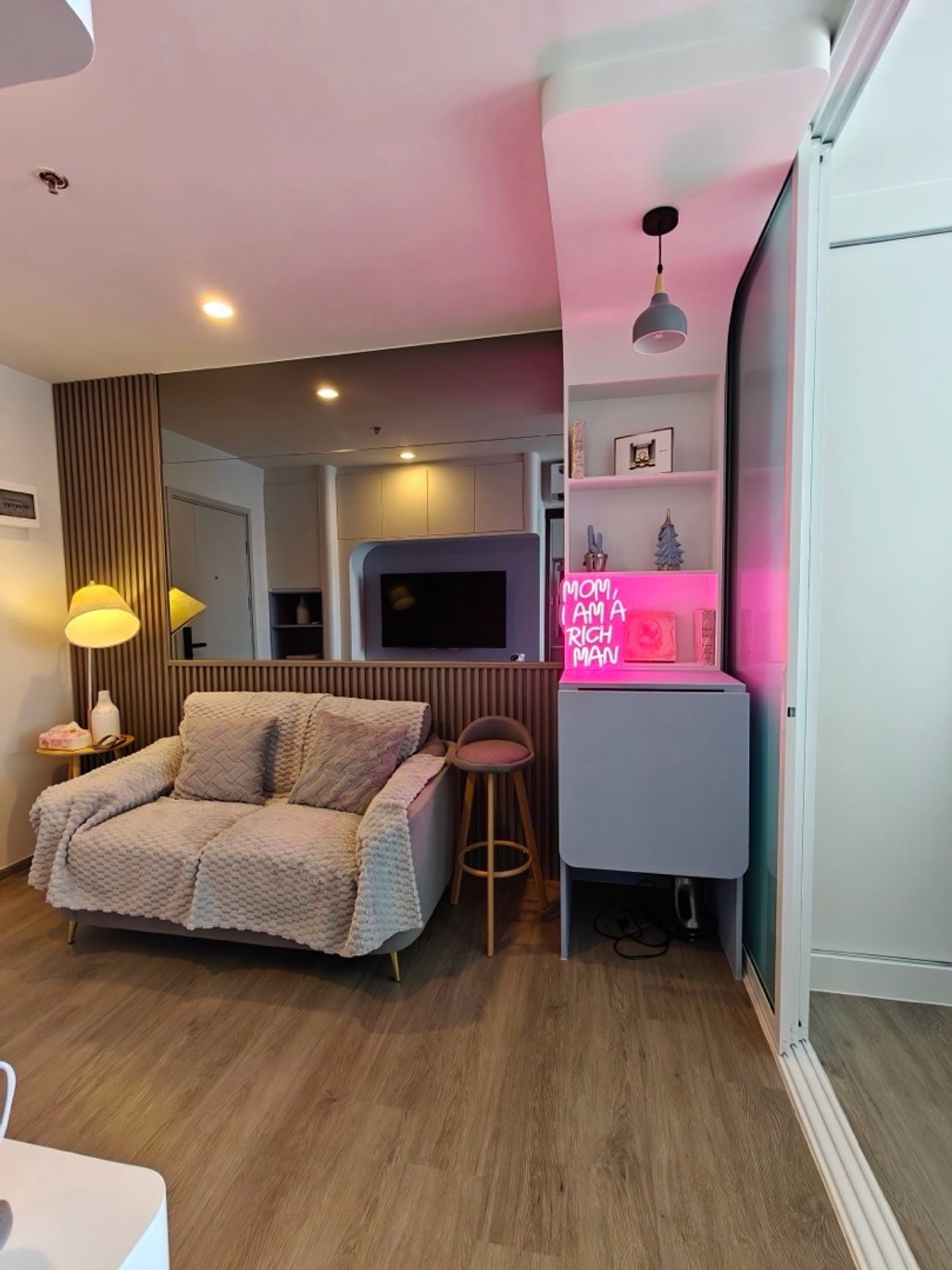 ให้เช่า ห้องบิ้วอินสวย ✨ หรู หรา 📱 Digital door lock📱 🩷ค่าเช่า 13,000 บาท #รีเจ้นท์โฮมวุฒากาศ